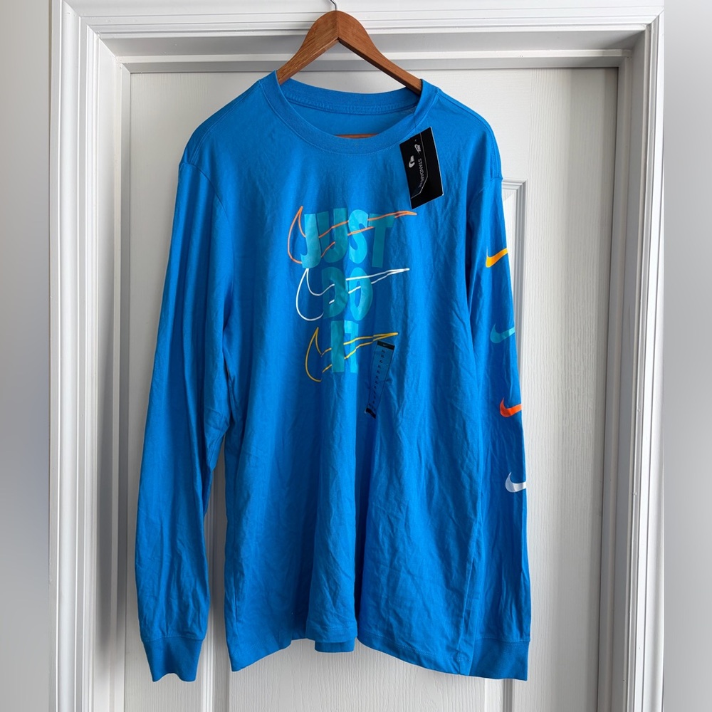 NWT Men’s XL Nike Logo Long Sleeve